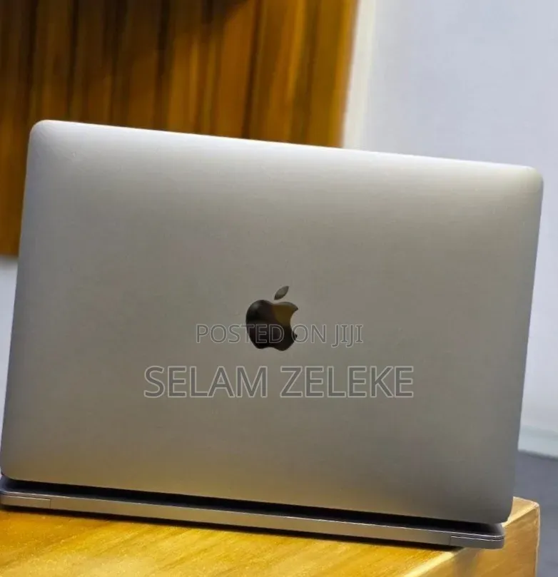 New Laptop Apple MacBook Pro 2019 16GB Intel Core i5 SSD 512GB