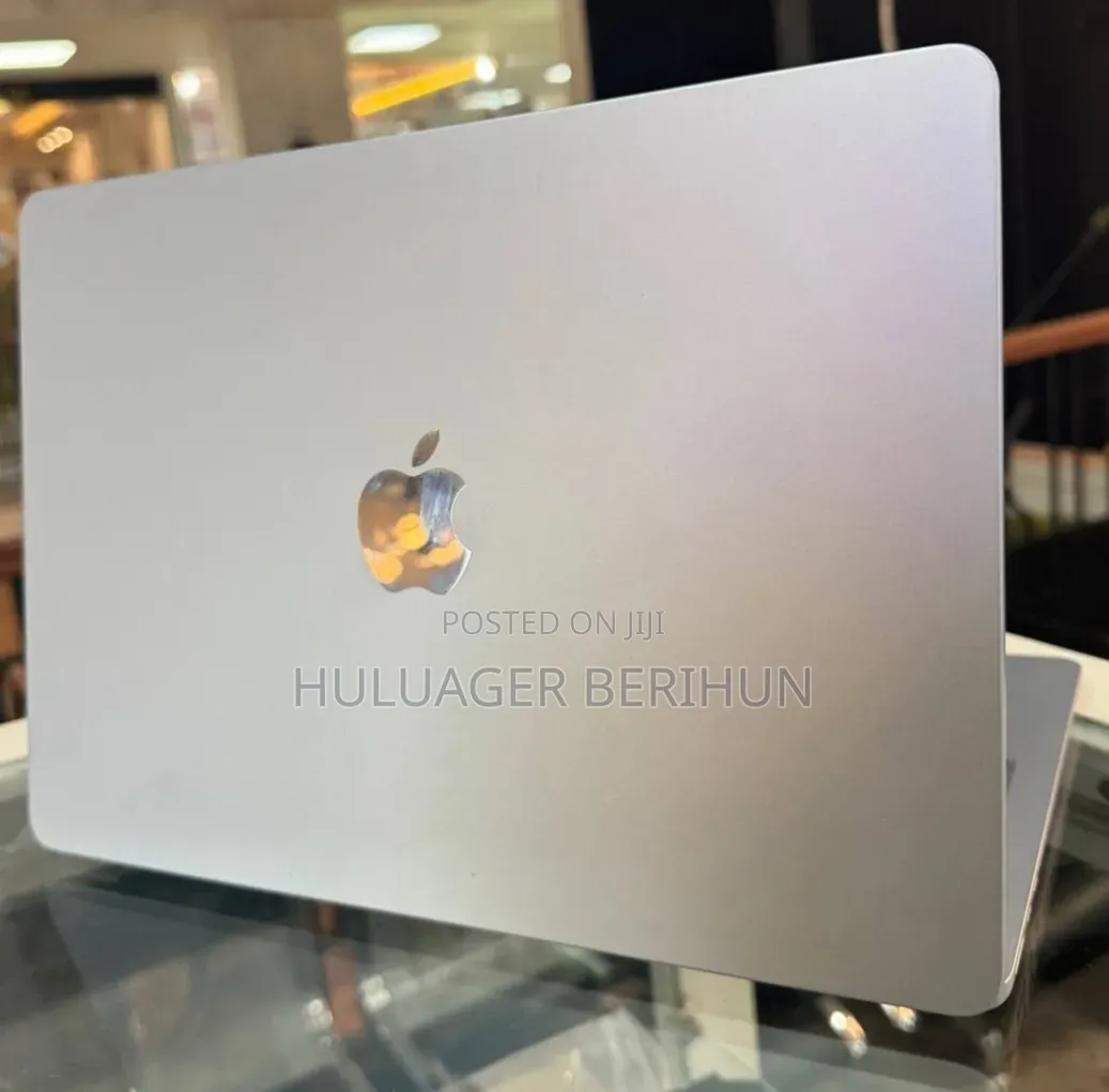 New Laptop Apple MacBook Air 2025 M4 16GB Apple M4 SSD 256GB