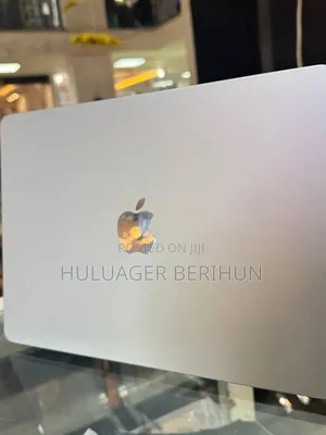 New Laptop Apple MacBook Air 2025 M4 16GB Apple M4 SSD 256GB