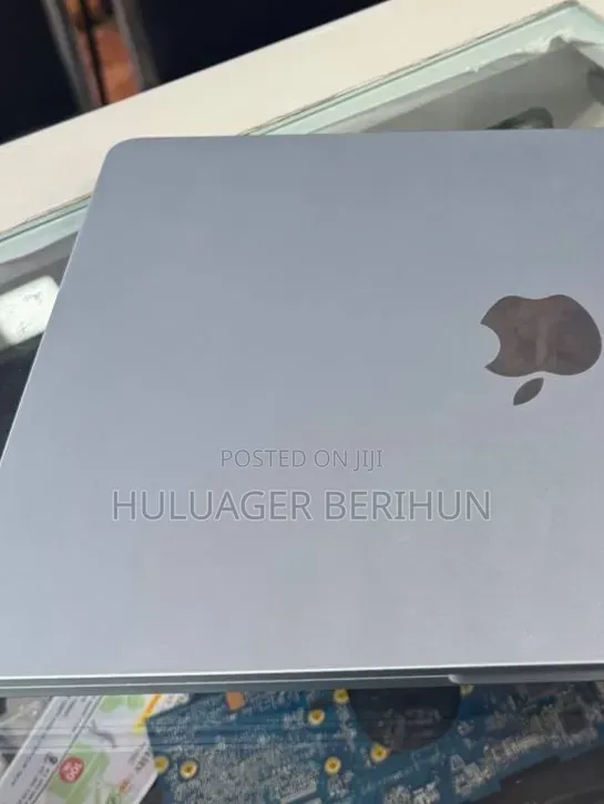 New Laptop Apple MacBook Air 2025 M4 16GB Apple M4 SSD 256GB