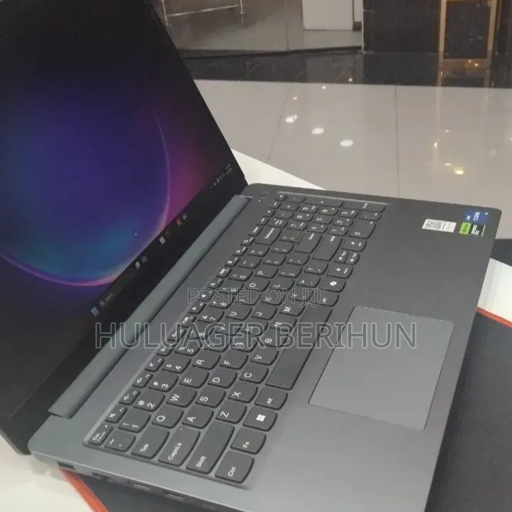 New Laptop Lenovo LOQ 15ARP9 16GB Intel Core i5 SSD 512GB