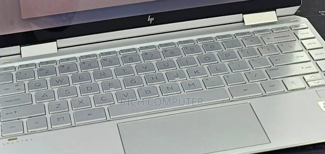 New Laptop HP Spectre X360 8GB Intel Core i7 SSD 512GB