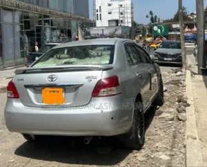 Toyota Belta 2006 Silver