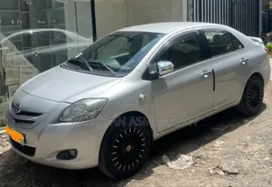 Toyota Belta 2006 Silver