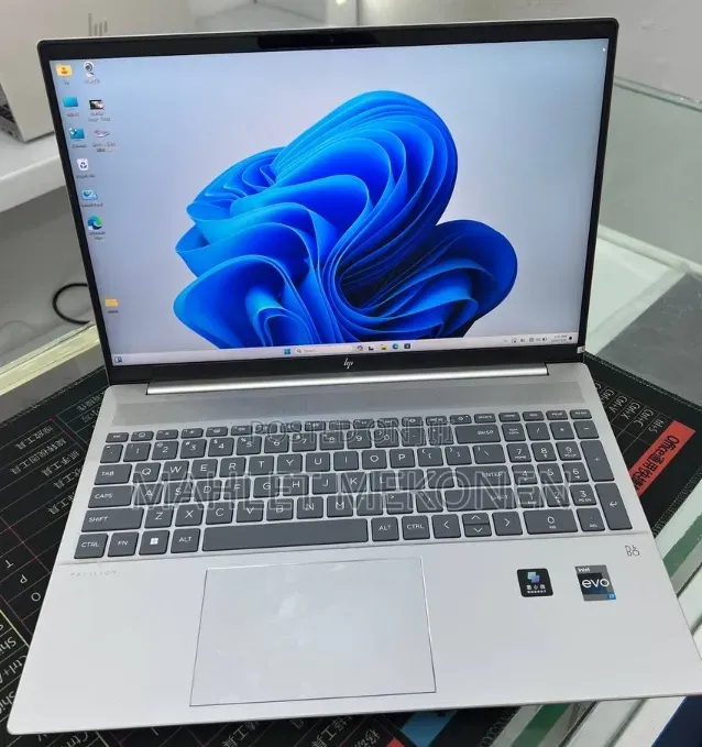 New Laptop HP Pavilion 17 16GB Intel Core i7 SSD 1T