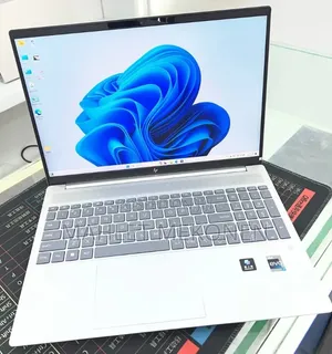 New Laptop HP Pavilion 17 16GB Intel Core i7 SSD 1T