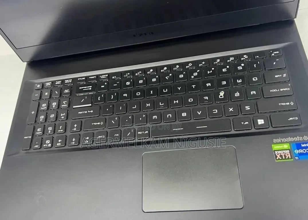 New Laptop MSI GP75 Leopard 16GB Intel Core i7 SSD 512GB
