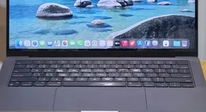 New Laptop Apple MacBook Pro 2021 M1 32GB Intel Core i7 SSD 512GB