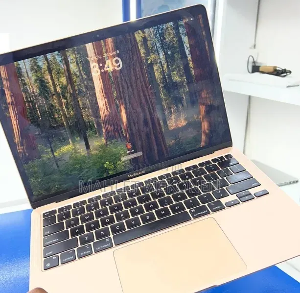 New Laptop Apple MacBook Air 2020 M1 8GB Intel Core i5 SSD 256GB