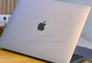 New Laptop Apple MacBook Air 2020 M1 16GB Intel Core i7 SSD 512GB