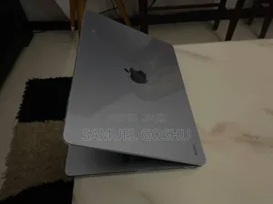 New Laptop Apple MacBook Air 2025 M4 24GB Apple M4 SSD 500GB