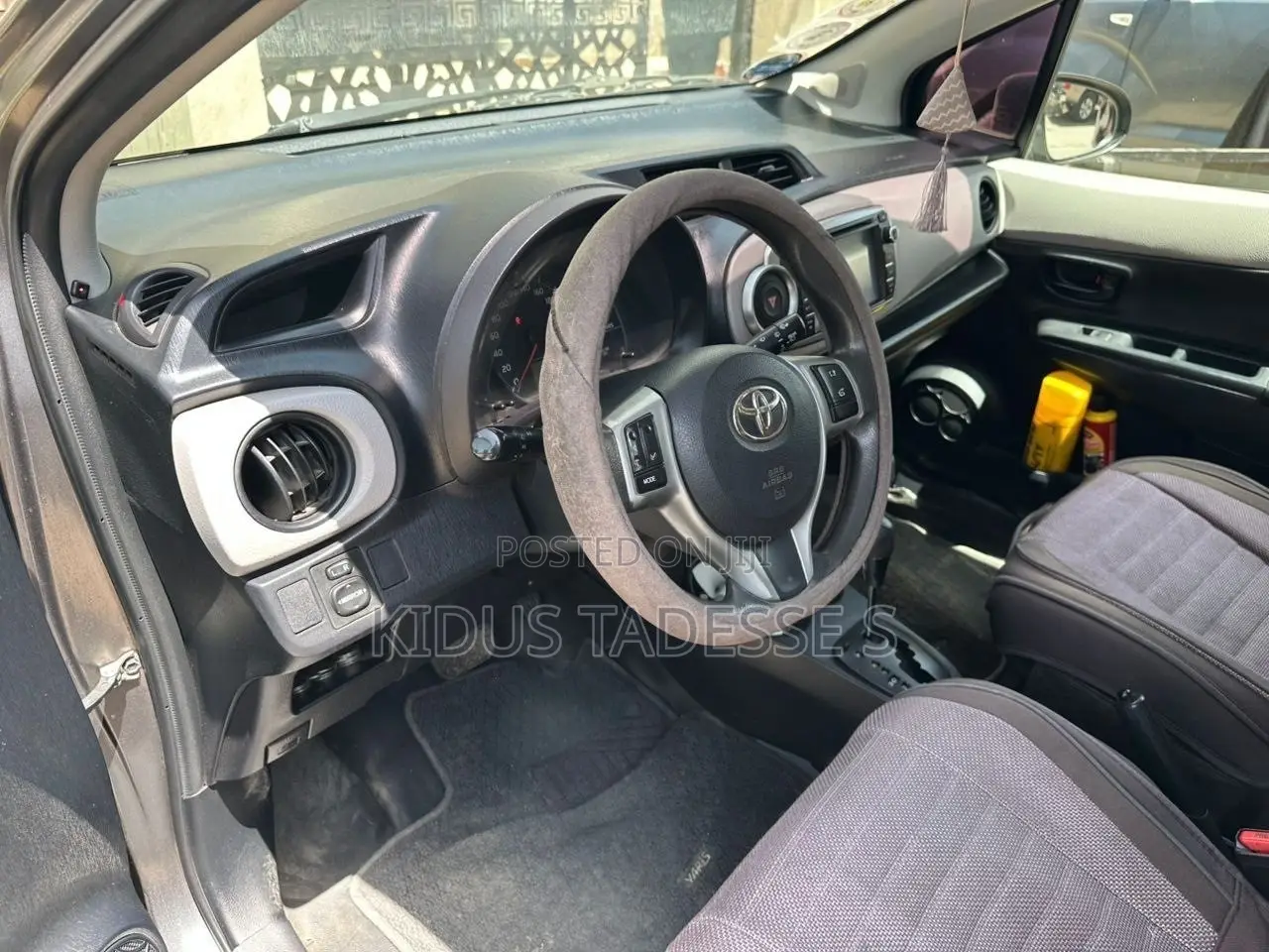 Toyota Yaris 2011 Gray