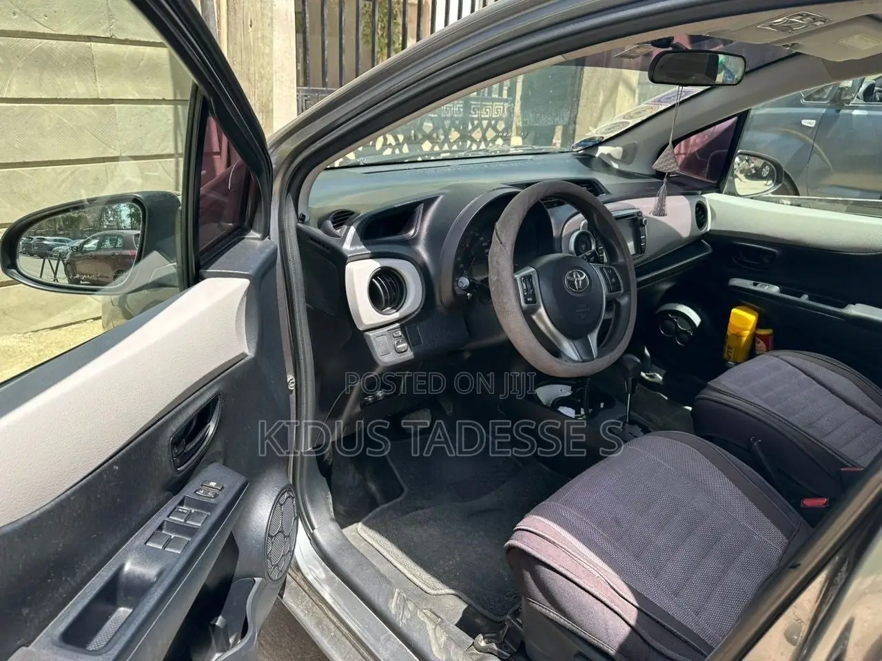 Toyota Yaris 2011 Gray