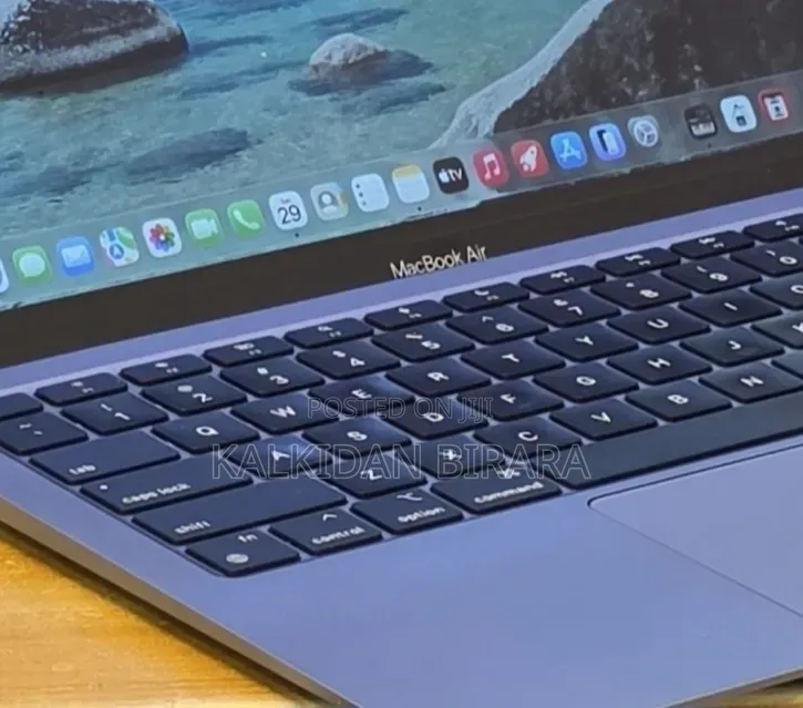 New Laptop Apple MacBook Air 2020 M1 16GB Apple M1 SSD 512GB
