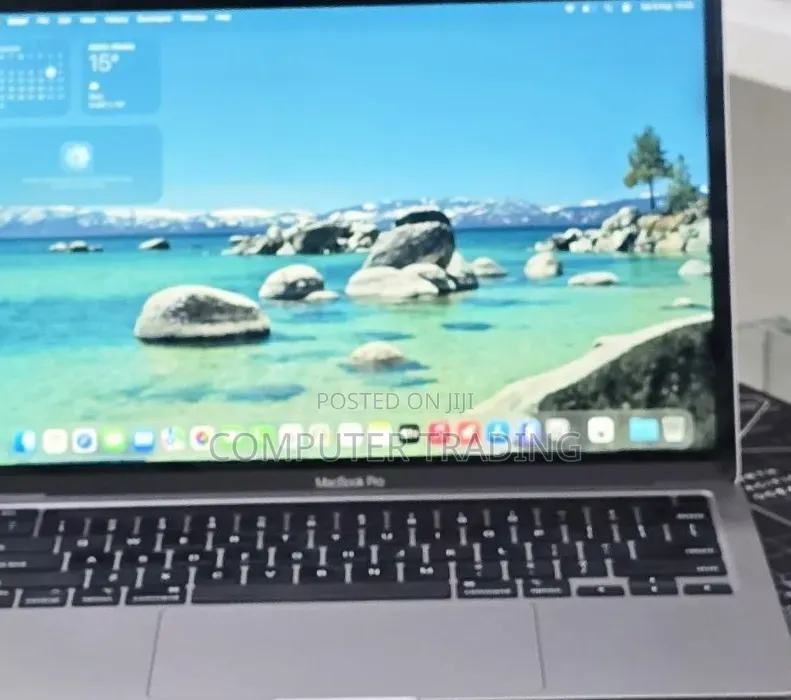 New Laptop Apple MacBook Pro 2022 M2 16GB Intel Core i7 SSD 256GB