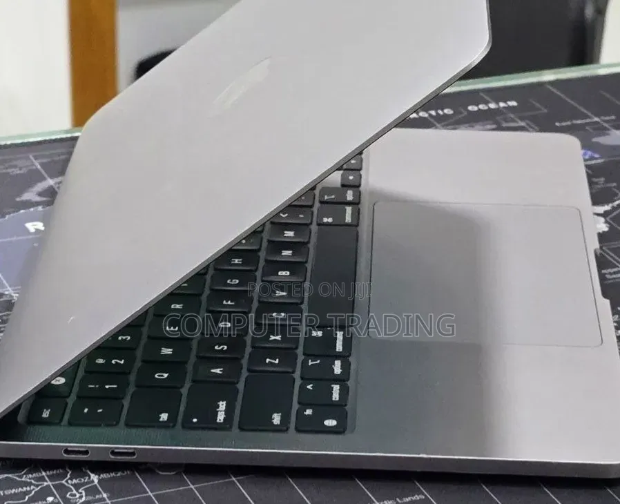 New Laptop Apple MacBook Pro 2022 M2 16GB Intel Core i7 SSD 256GB
