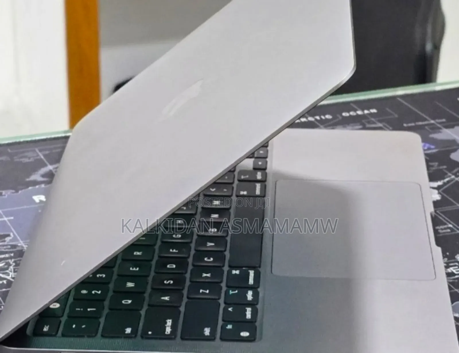 New Laptop Apple MacBook Pro 2022 M2 16GB Apple M2 SSD 256GB