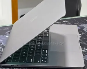 New Laptop Apple MacBook Pro 2022 M2 16GB Apple M2 SSD 256GB