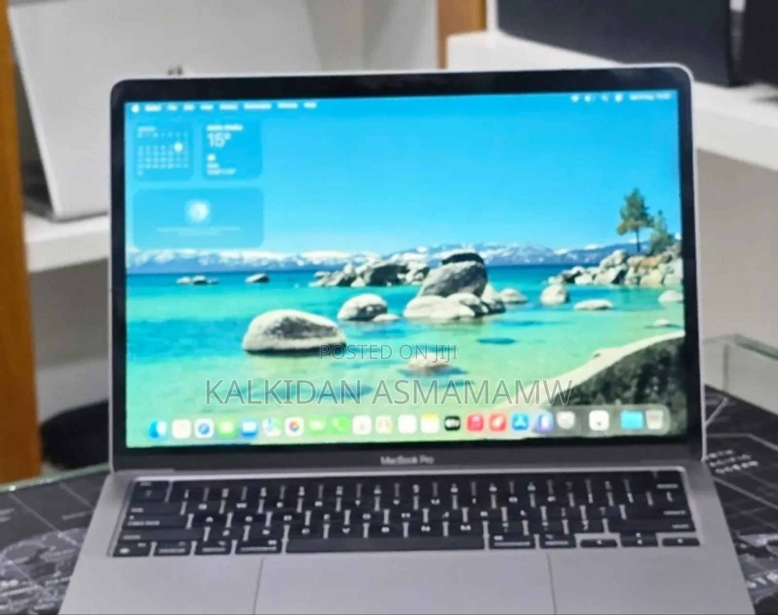 New Laptop Apple MacBook Pro 2022 M2 16GB Apple M2 SSD 256GB
