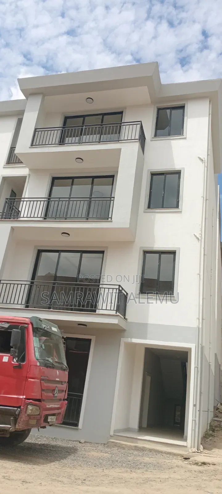3bdrm Apartment in Metero Eralesteat, Bole for sale