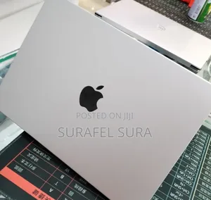 New Laptop Apple MacBook Pro 2025 M5 16GB Apple M5 SSD 512GB