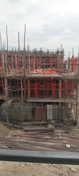 3bdrm Apartment in Metero Eralesteat, Bole for sale