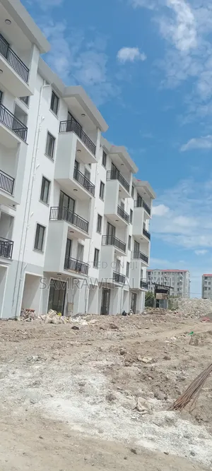 3bdrm Apartment in Metero Eralesteat, Bole for sale