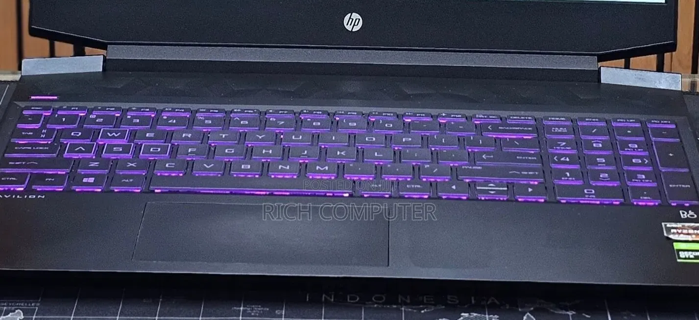 New Laptop HP Pavilion 15 8GB AMD Ryzen 5 SSD 512GB