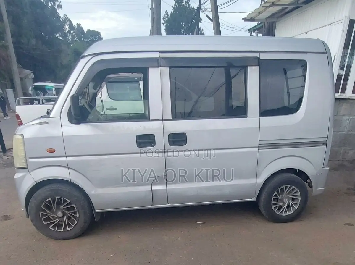 Suzuki Every Wagon 2012 Silver