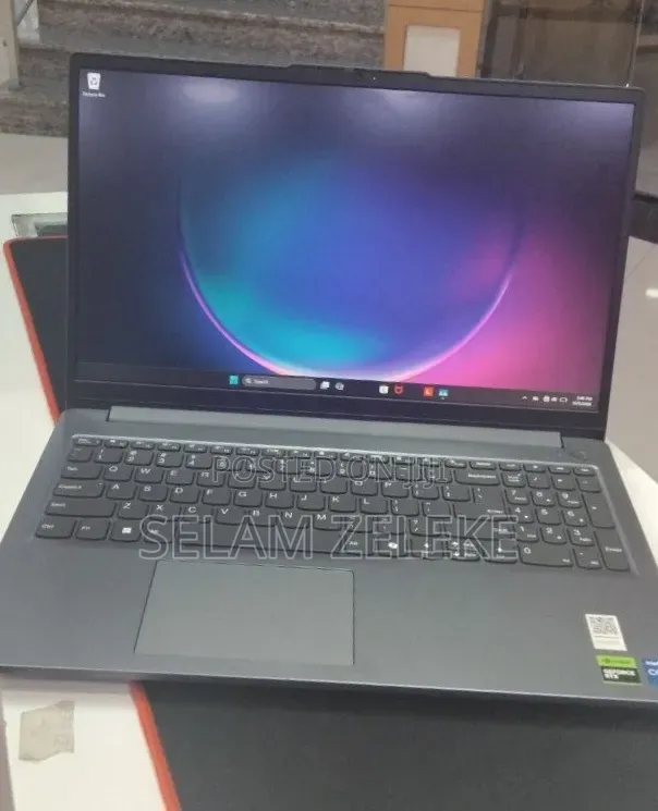 New Laptop Lenovo 16GB Intel Core i5 SSD 512GB