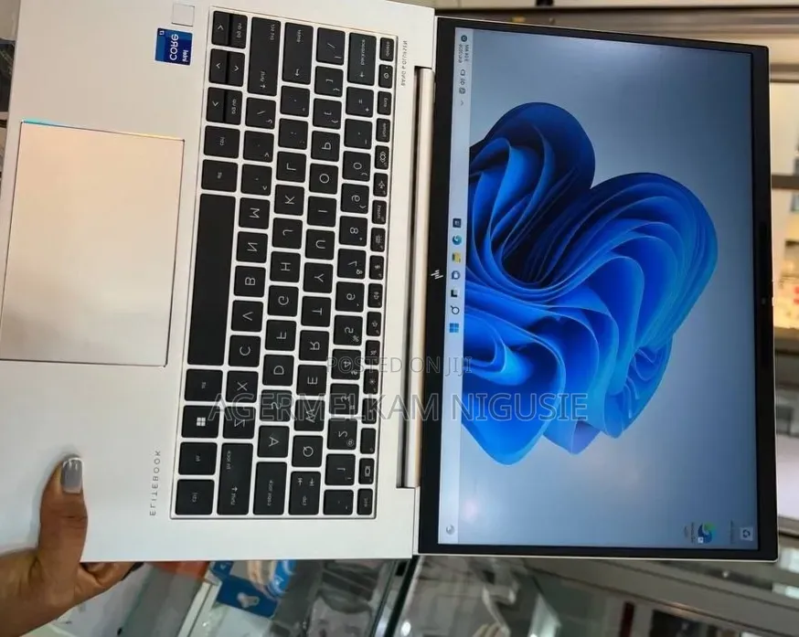 New Laptop HP EliteBook 840 G9 16GB Intel Core i7 SSD 512GB