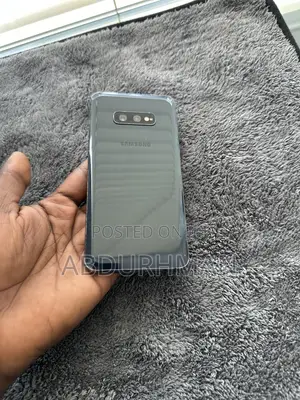 Samsung Galaxy S10e 128 GB Black