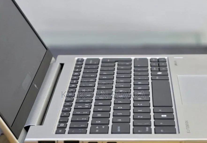 New Laptop HP Elitebook 830 G11 16GB Intel Core i7 SSD 512GB