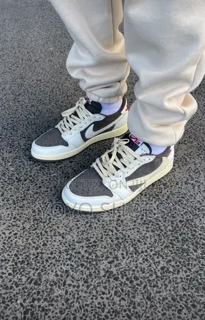 Travis Scott X Air Jordan 1 Low OG 'Reverse Mocha' Unisex Sneaker Shoe