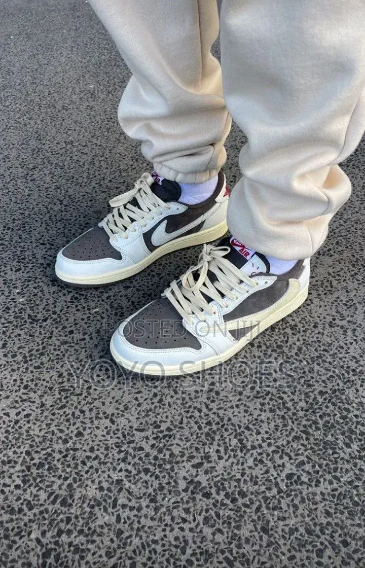 Travis Scott X Air Jordan 1 Low OG 'Reverse Mocha' Unisex Sneaker Shoe