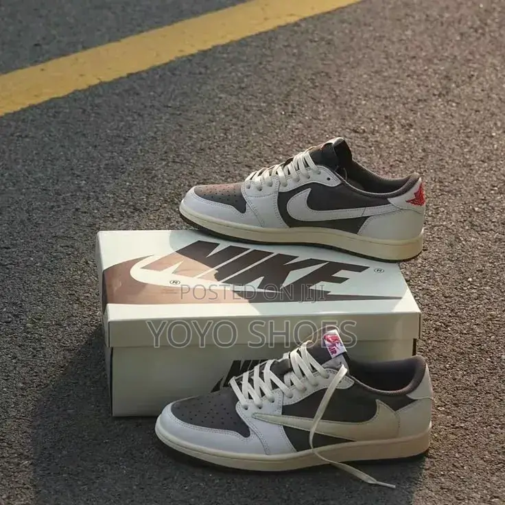 Travis Scott X Air Jordan 1 Low OG 'Reverse Mocha' Unisex Sneaker Shoe