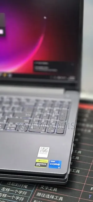 New Laptop Lenovo LOQ 15AHP10 12GB Intel Core i5 SSD 512GB