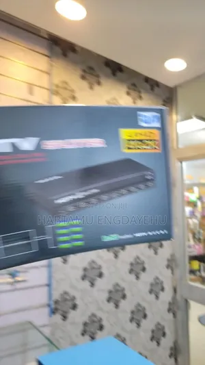 8 in 1 HDMI Splitter ስፒላተር