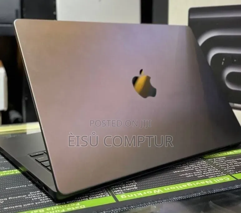 New Laptop Apple MacBook Pro 2024 M4 Max 48GB Apple M4 Max SSD 2T