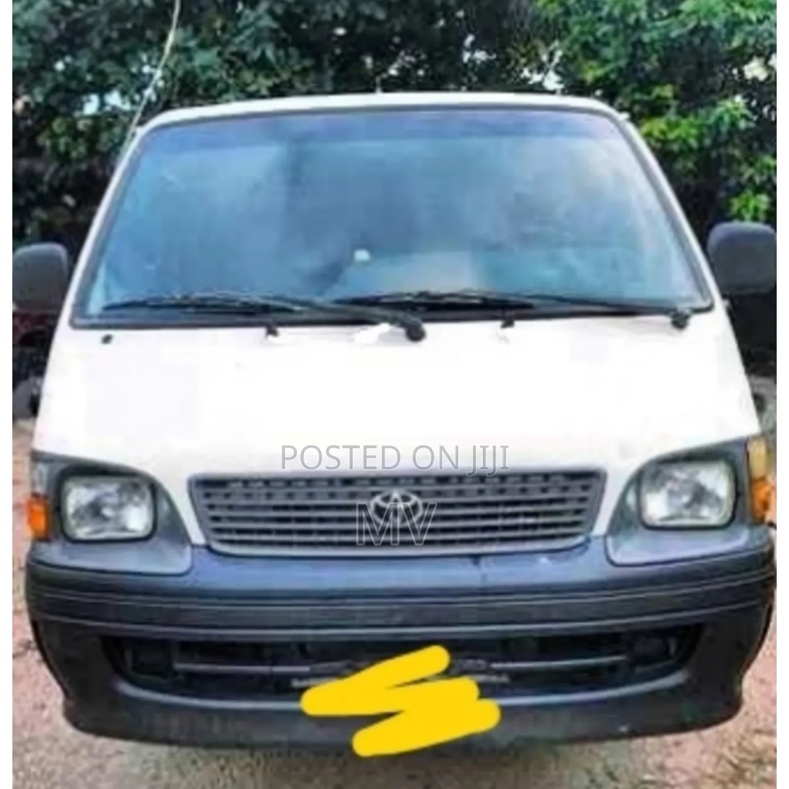Toyota HiAce 2004 White