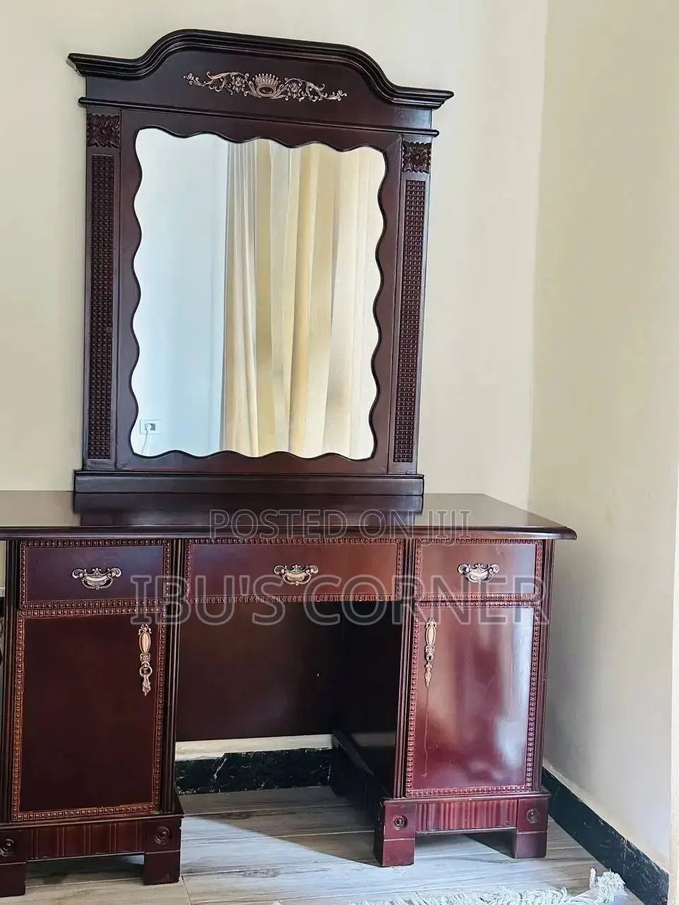 A Dressing Table (Or a Vanity)የመስታወት ጠረጴዛ (Yesetawot Terepeza),