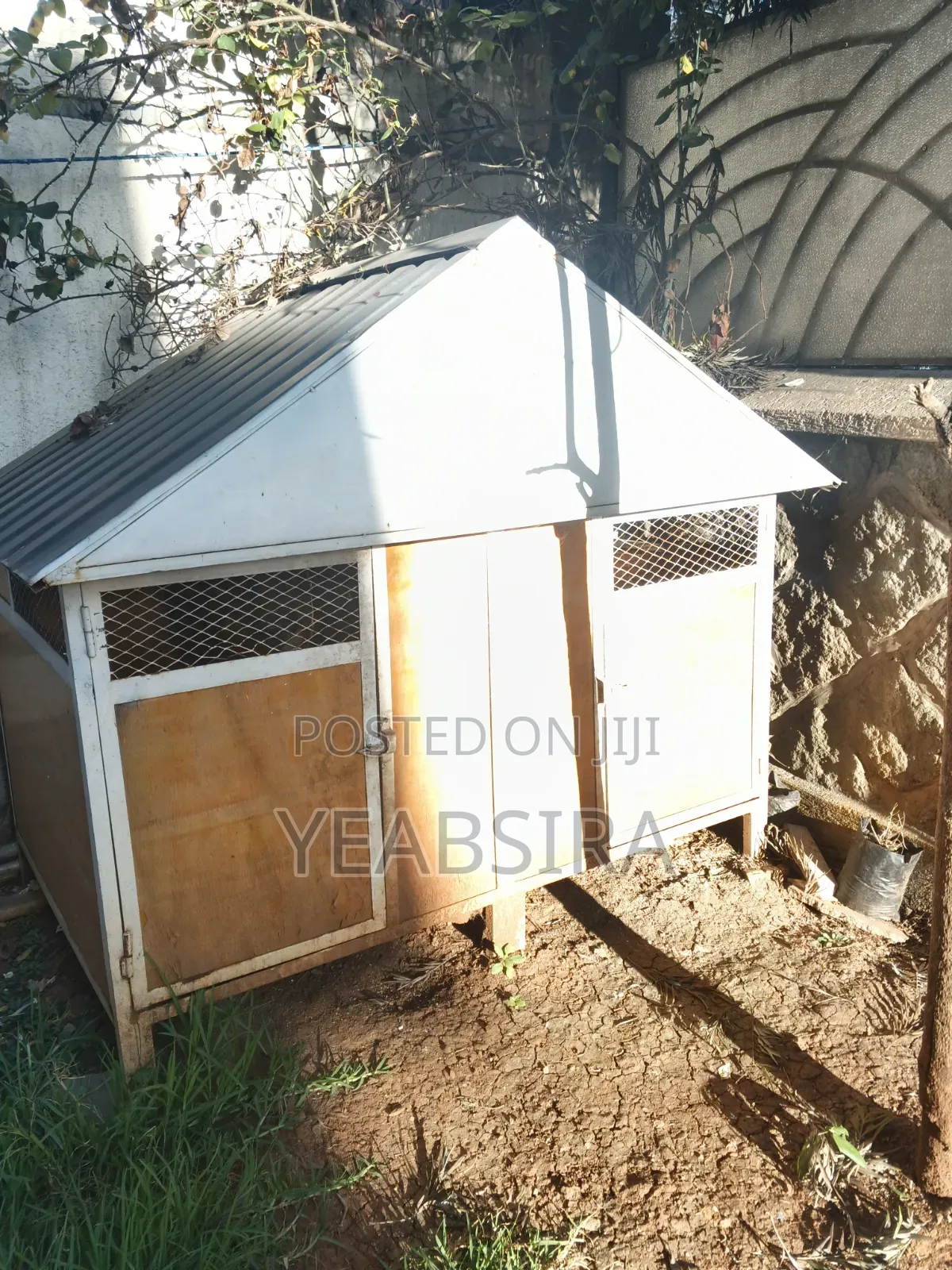 Used Dog Hous