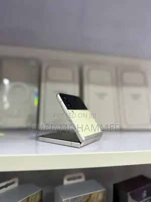 New Samsung Galaxy Z Flip 3 256 GB