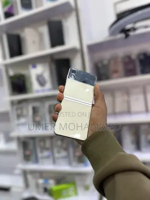 New Samsung Galaxy Z Flip 3 256 GB