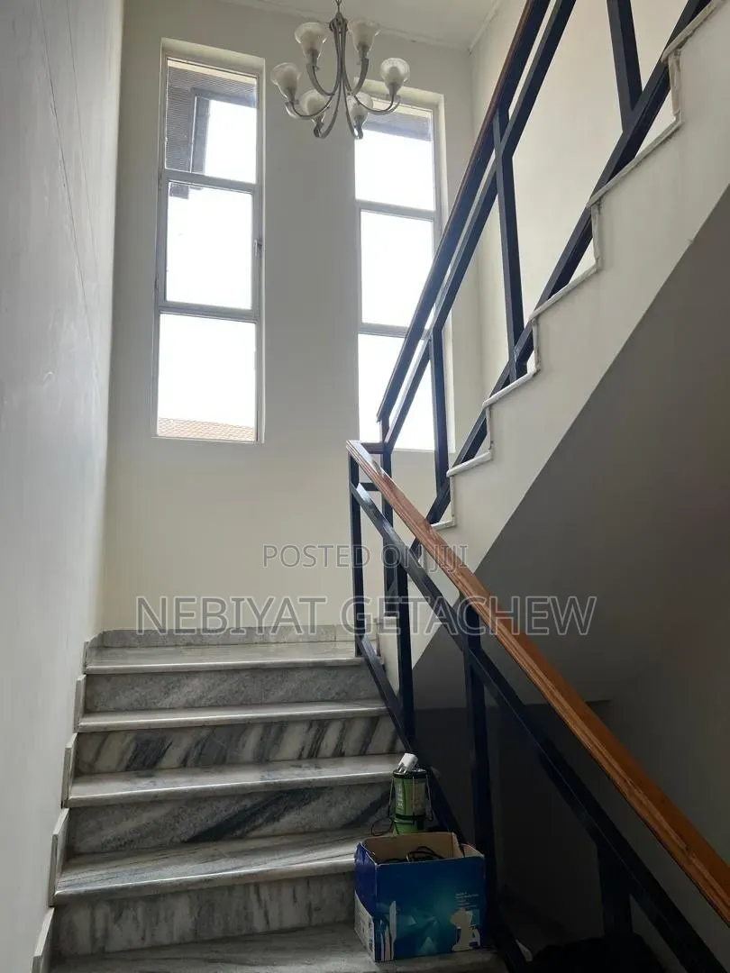 Furnished 5bdrm House in Sunshine Real Estate, Yeka for rent