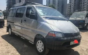 Toyota HiAce 2002 Silver