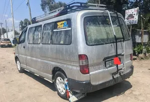 Toyota HiAce 2002 Silver
