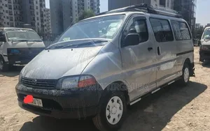 Toyota HiAce 2002 Silver