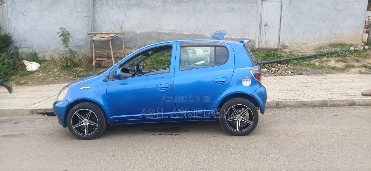 Toyota Vitz 2002 Blue