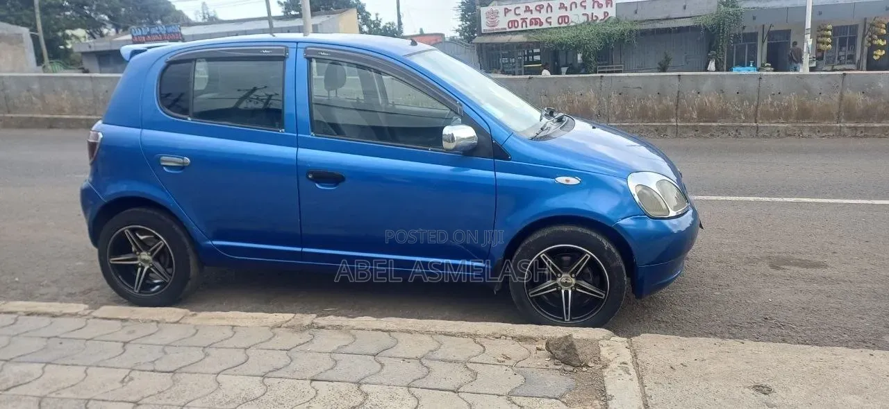 Toyota Vitz 2002 Blue